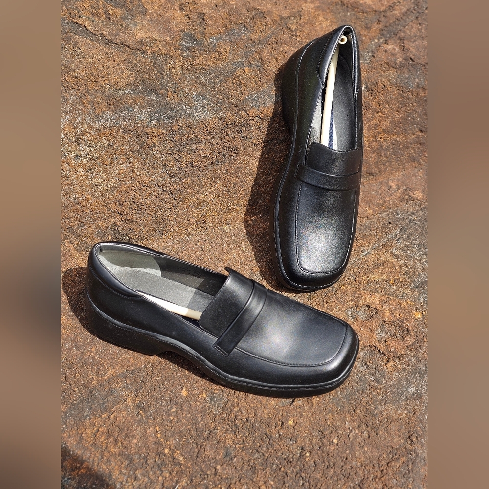 NEW Y2K Vintage Tommy Hilfiger Kate Slip-on Black Loafers 7M